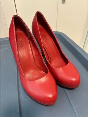 Call it spring Red Rounded-Toe Women's High heel platform size 9
Feminine dressy